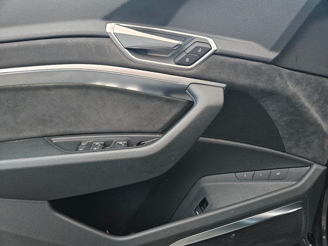 2020 AUDI E-TRON - 24