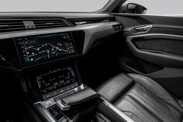 2020 AUDI E-TRON - 28