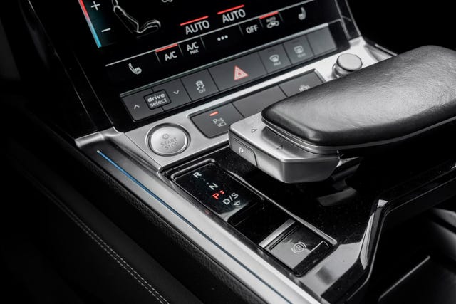 2020 AUDI E-TRON - 35