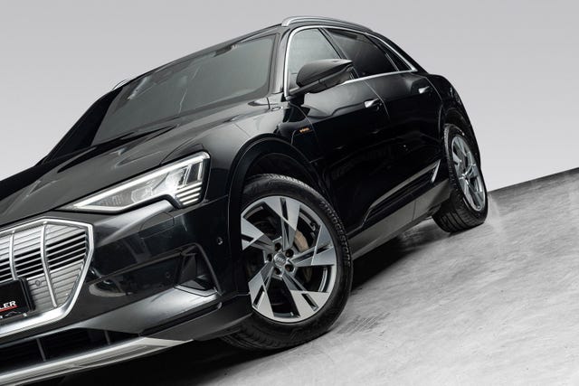 WAUZZZGE3LB022115 2020 AUDI E-TRON-2