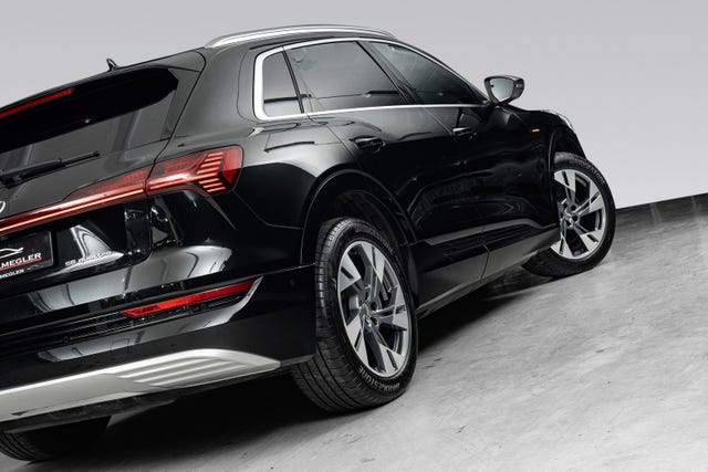 WAUZZZGE3LB022115 2020 AUDI E-TRON-3