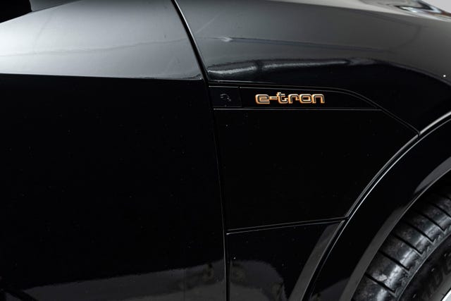 2020 AUDI E-TRON - 11