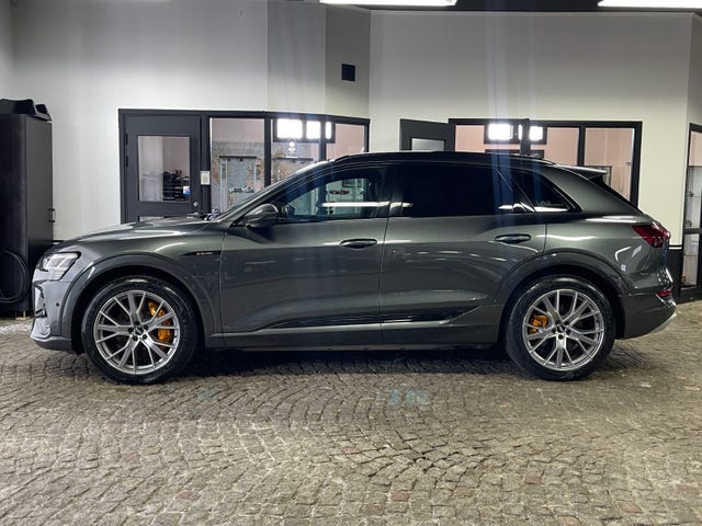 WAUZZZGE1LB023747 2020 AUDI E-TRON-1