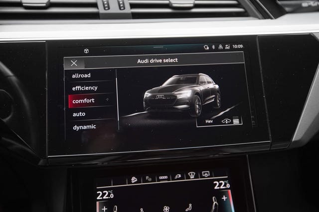 2021 AUDI E-TRON - 24