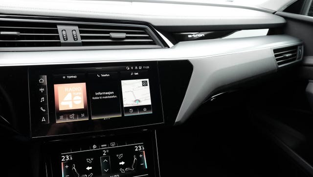 2021 AUDI E-TRON - 21