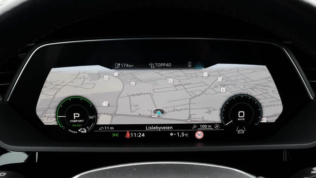 2021 AUDI E-TRON - 33