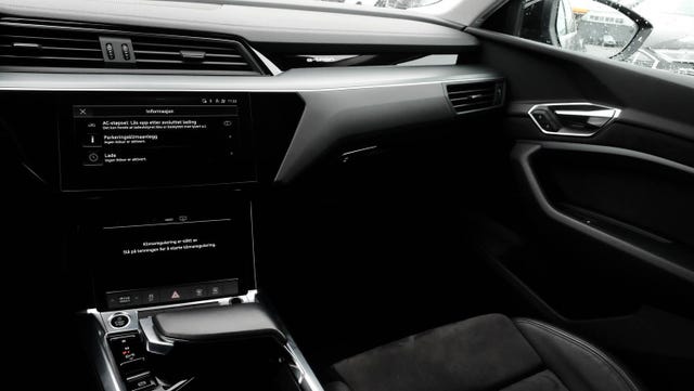 2021 AUDI E-TRON - 16
