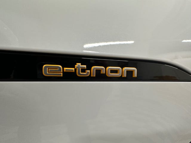 2020 AUDI E-TRON - 36