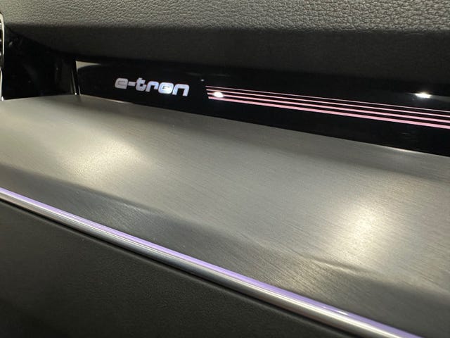 2020 AUDI E-TRON - 28