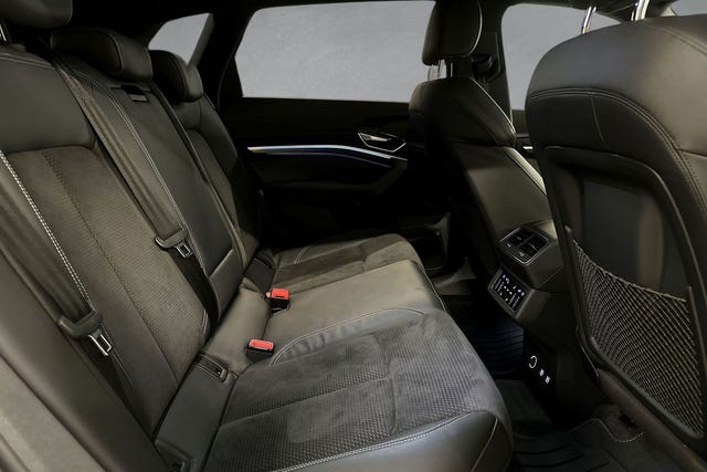 2020 AUDI E-TRON - 32