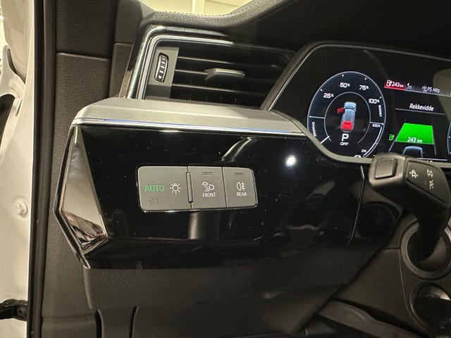 2020 AUDI E-TRON - 17