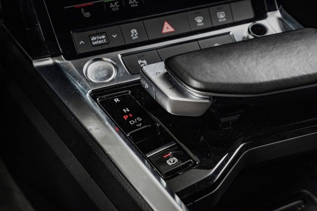 2020 AUDI E-TRON - 20