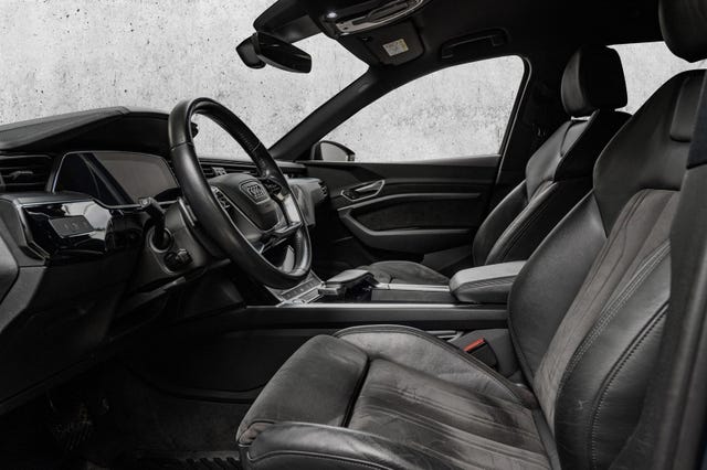 WAUZZZGE8LB017508 2020 AUDI E-TRON-4
