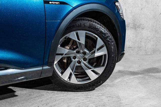 WAUZZZGE8LB017508 2020 AUDI E-TRON-0