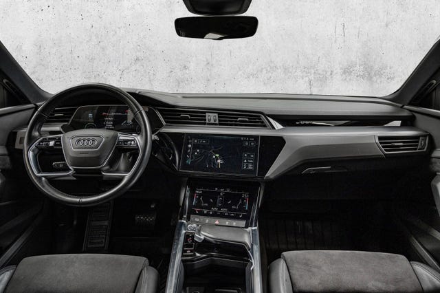 2020 AUDI E-TRON - 16