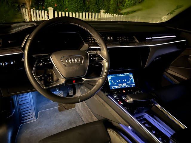 2020 AUDI E-TRON - 8
