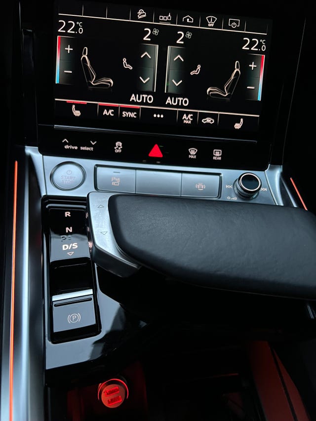 2020 AUDI E-TRON - 16