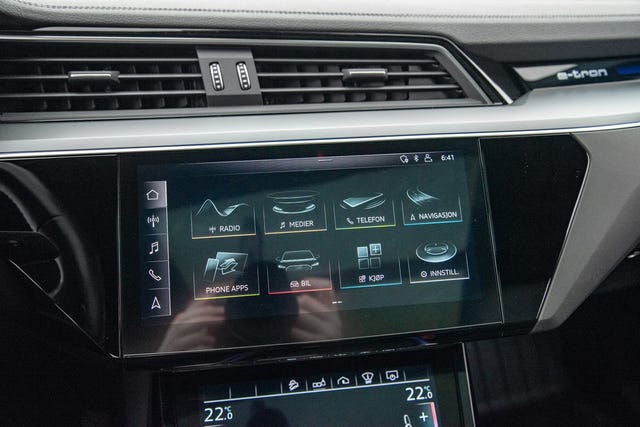 2020 AUDI E-TRON - 31