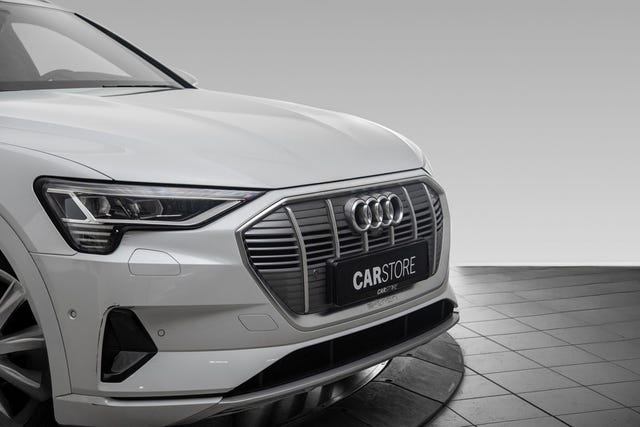 WAUZZZGE7LB007942 2020 AUDI E-TRON-1