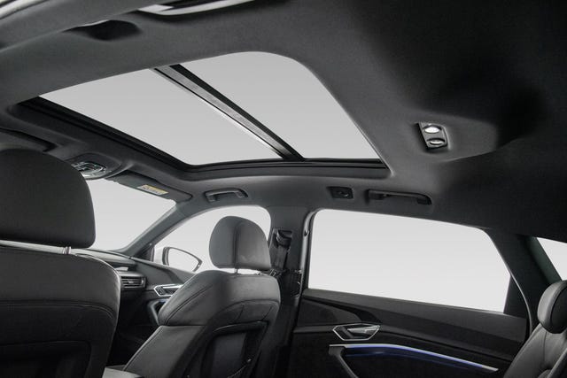 2020 AUDI E-TRON - 36
