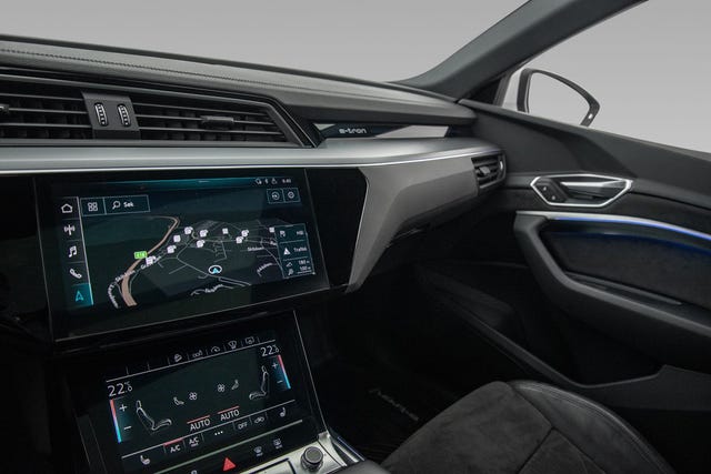 2020 AUDI E-TRON - 27