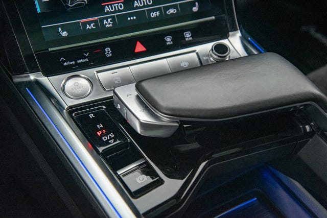 2020 AUDI E-TRON - 34