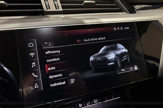 2020 AUDI E-TRON - 31