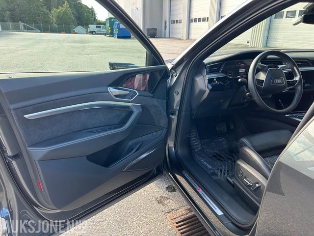 2021 AUDI E-TRON - 21