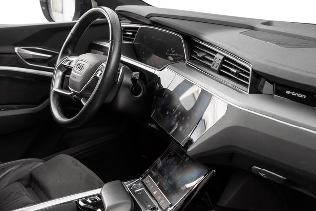 2020 AUDI E-TRON - 23