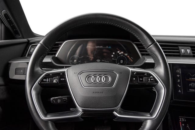 2020 AUDI E-TRON - 10