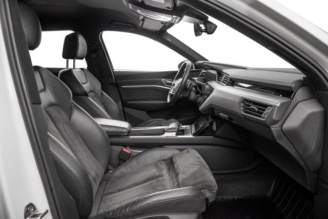 2020 AUDI E-TRON - 24