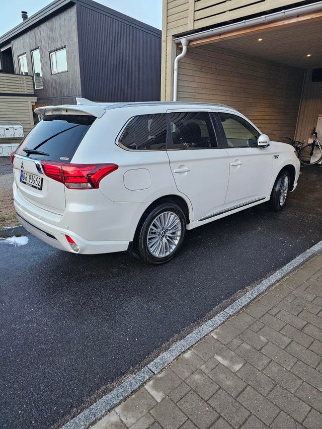 JMBXDGG3WLZ021899 2020 MITSUBISHI OUTLANDER-1