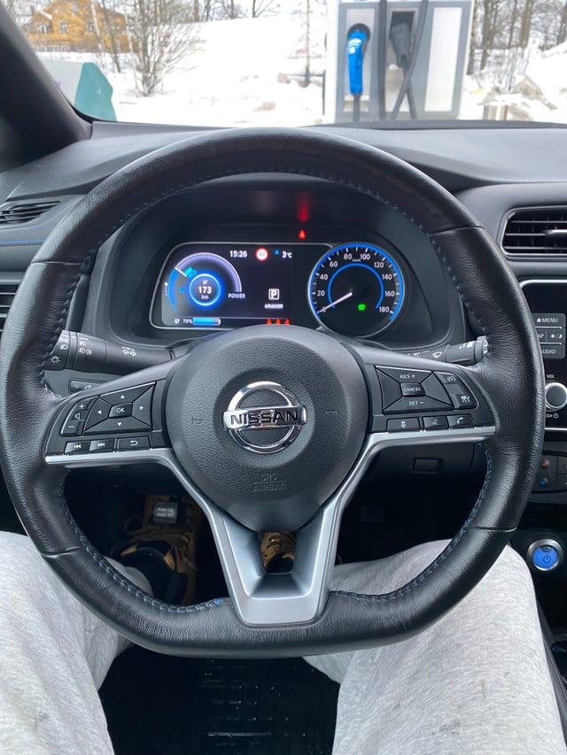 2020 NISSAN LEAF - 11