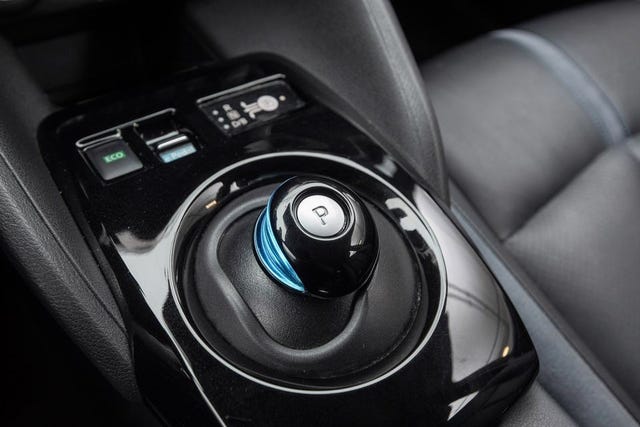 2020 NISSAN LEAF - 15