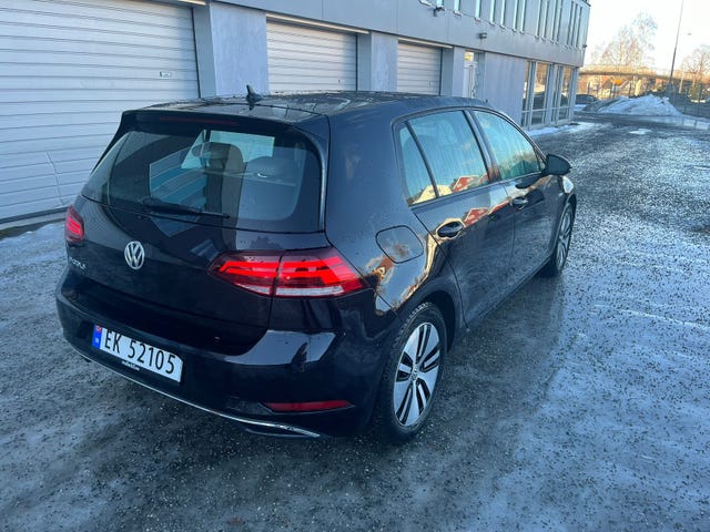 WVWZZZAUZJW901253 2018 VOLKSWAGEN GOLF-2