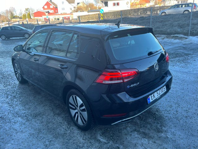 WVWZZZAUZJW901253 2018 VOLKSWAGEN GOLF-3