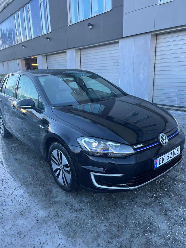 WVWZZZAUZJW901253 2018 VOLKSWAGEN GOLF-0