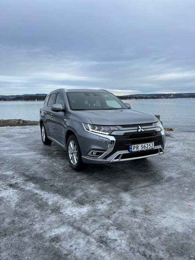 JMBXDGG3WLZ019713 2020 MITSUBISHI OUTLANDER-2