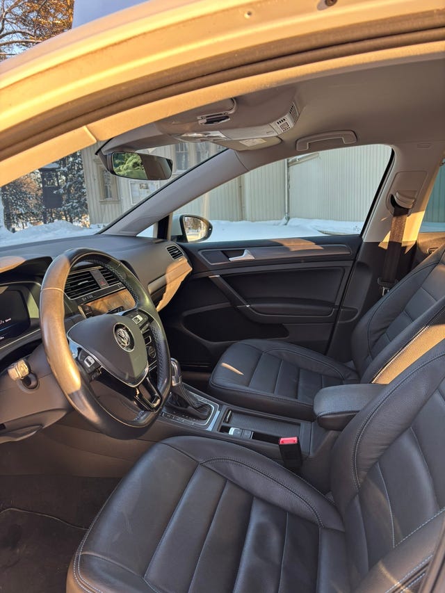 2018 VOLKSWAGEN GOLF - 16