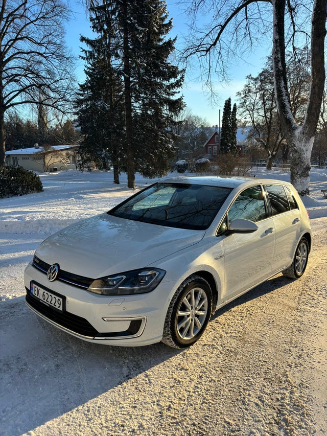WVWZZZAUZJW900119 2018 VOLKSWAGEN GOLF-2