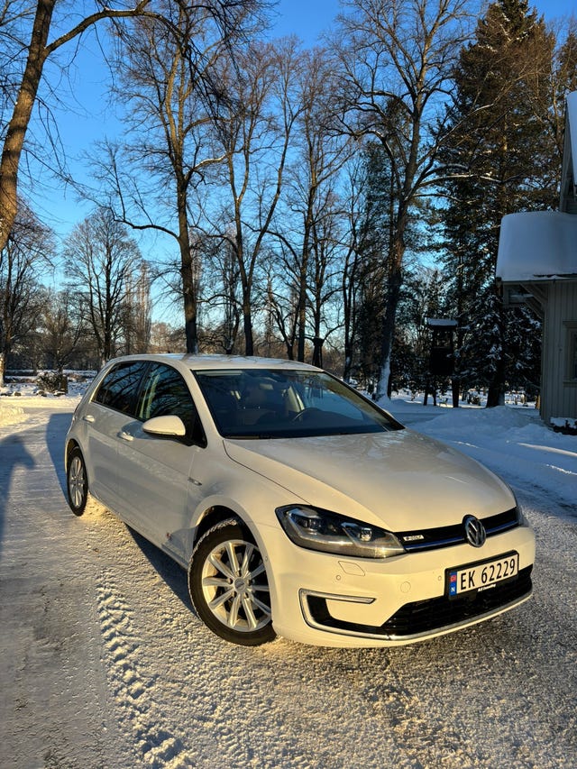 WVWZZZAUZJW900119 2018 VOLKSWAGEN GOLF-0