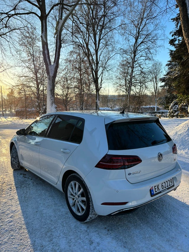 WVWZZZAUZJW900119 2018 VOLKSWAGEN GOLF-4