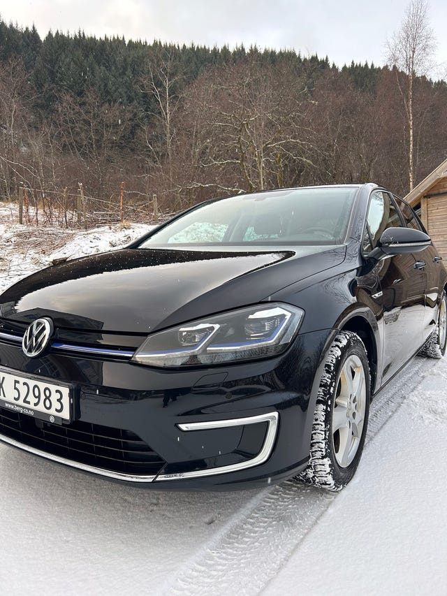 WVWZZZAUZJW900610 2018 VOLKSWAGEN GOLF-1