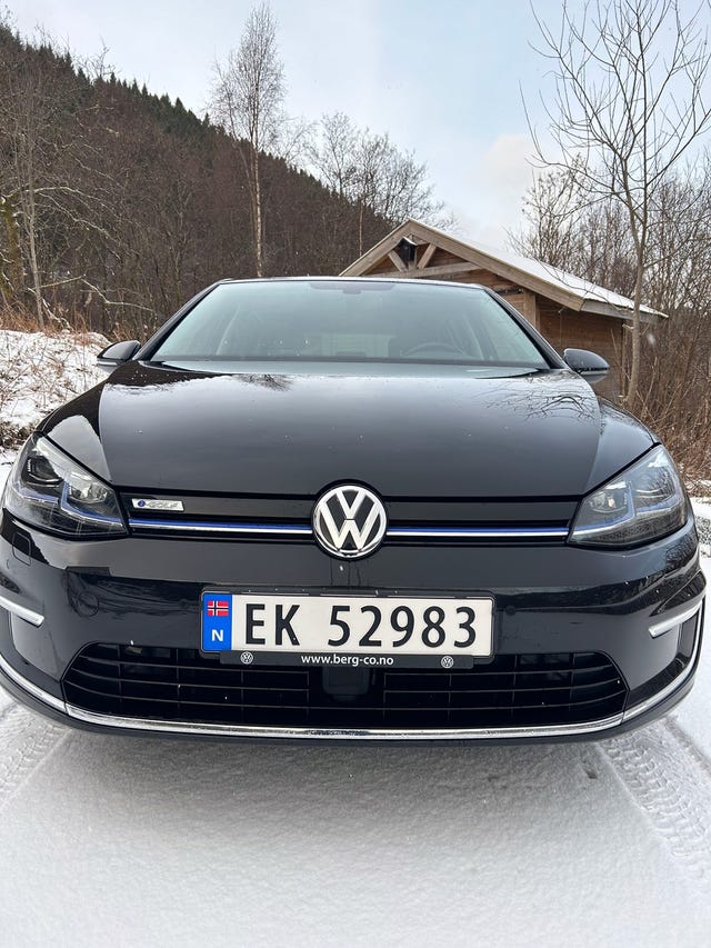 WVWZZZAUZJW900610 2018 VOLKSWAGEN GOLF-2