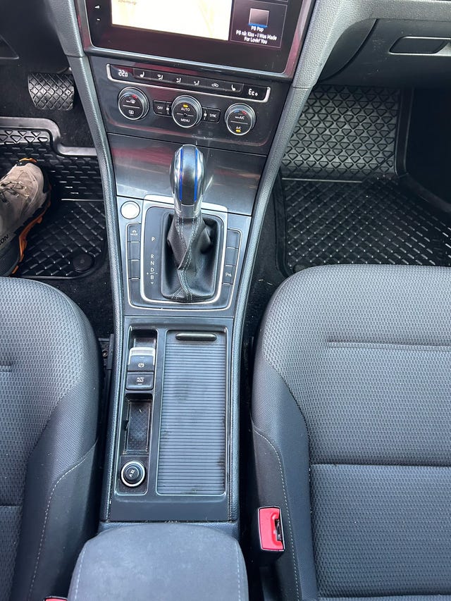 2018 VOLKSWAGEN GOLF - 15