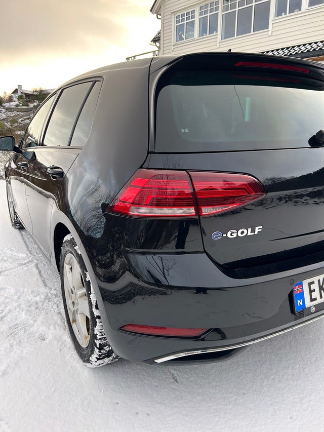 WVWZZZAUZJW900610 2018 VOLKSWAGEN GOLF-4