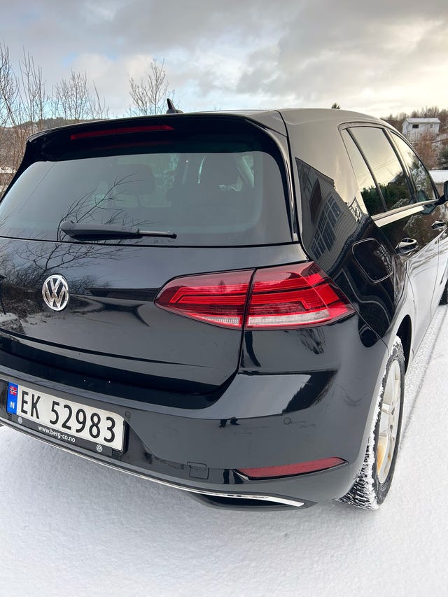 WVWZZZAUZJW900610 2018 VOLKSWAGEN GOLF-3