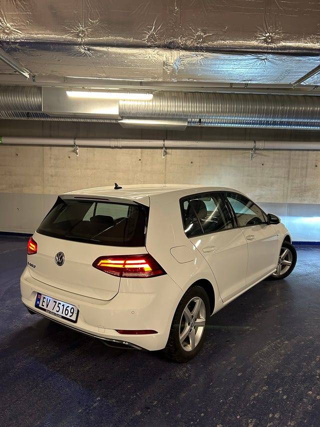 WVWZZZAUZKW915693 2019 VOLKSWAGEN GOLF-3