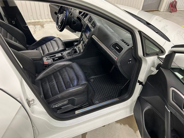2015 VOLKSWAGEN GOLF - 17