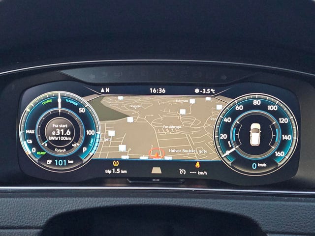 2019 VOLKSWAGEN GOLF - 25